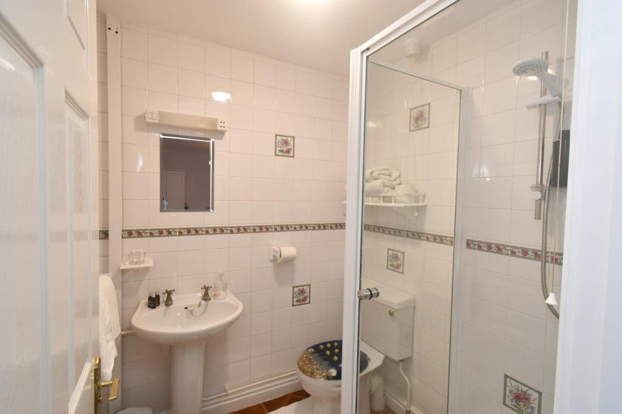 The Old Board School Guest House St Clears Extérieur photo